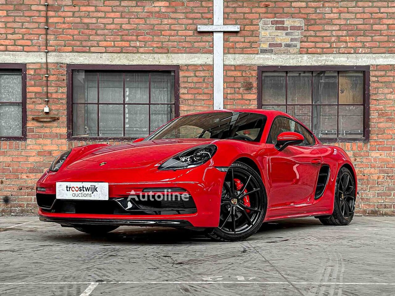 Porsche 718 Cayman coupe