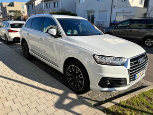 кроссовер Audi Q7 S-Line 3.0