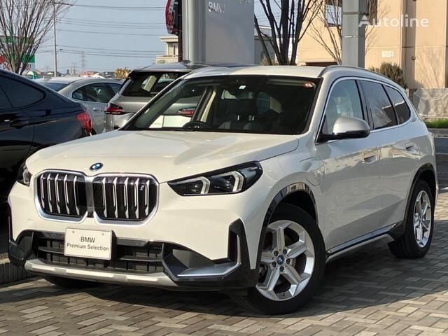 BMW iX1 crossover