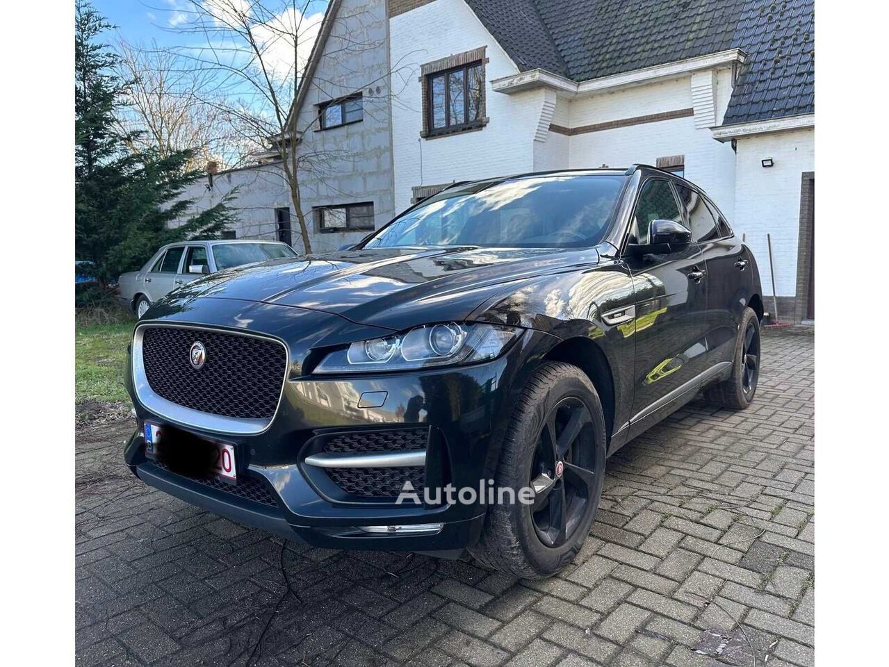 Jaguar F-PACE crossover