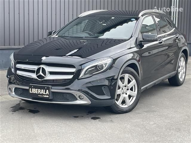 кроссовер Mercedes-Benz GLA