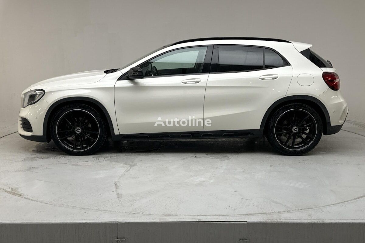 Mercedes-Benz GLA Crossover