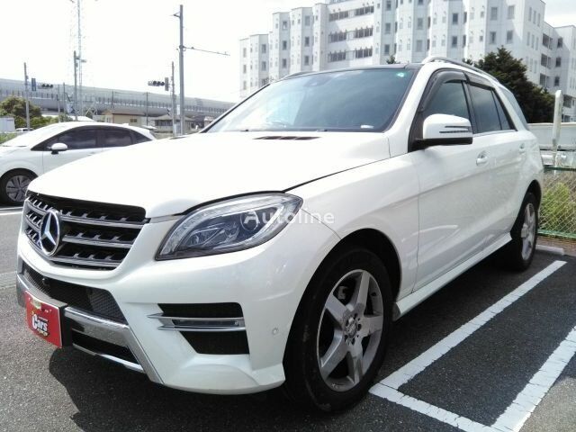 سيارة كروس أوفر Mercedes-Benz M-CLASS