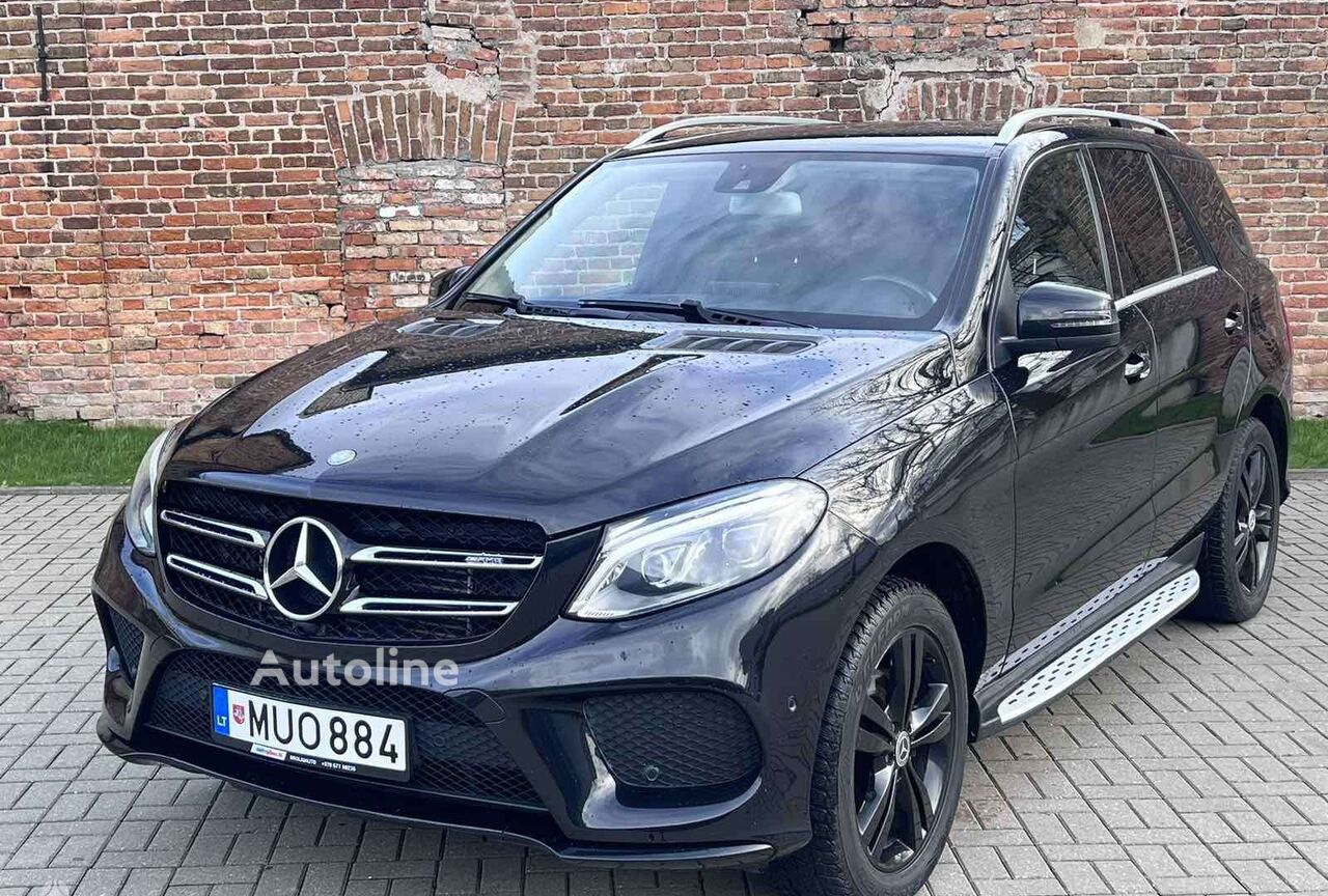 Mercedes-Benz ML250 crossover