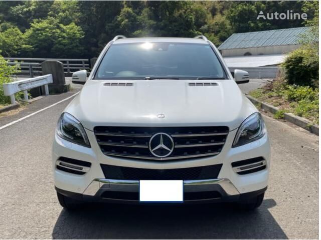 سيارة كروس أوفر Mercedes-Benz RBA-166057