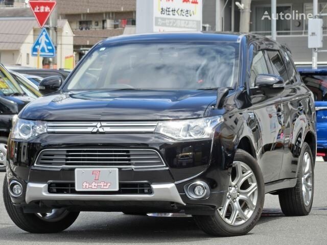 кроссовер Mitsubishi OUTLANDER