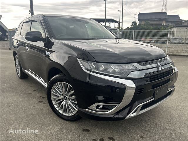 кроссовер Mitsubishi OUTLANDER