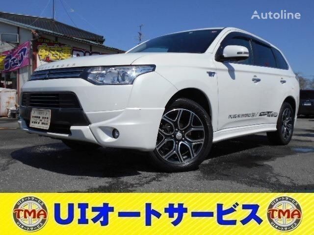 кроссовер Mitsubishi OUTLANDER PHEV