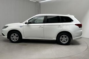 кроссовер Mitsubishi Outlander