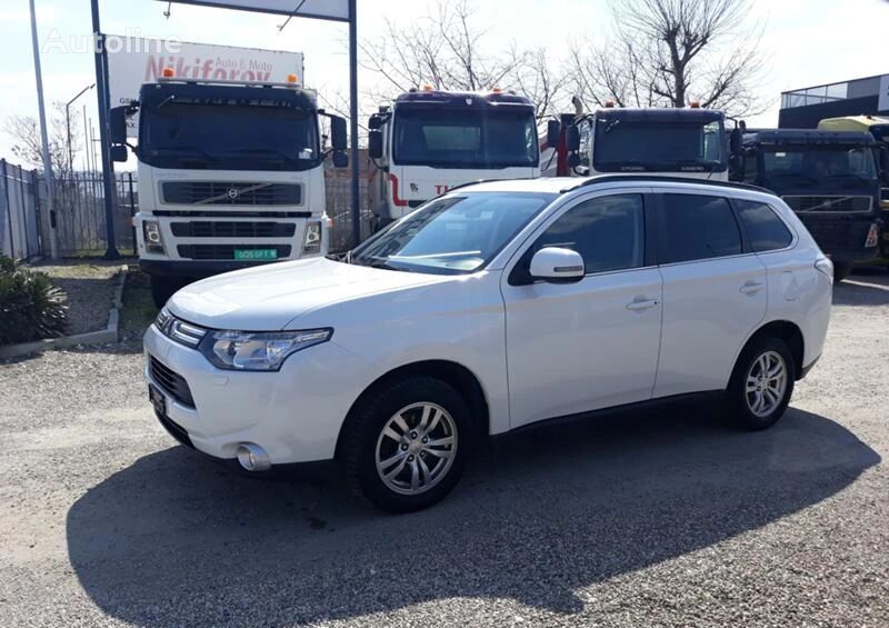 Mitsubishi Outlander 4WD 2.2D  crossover