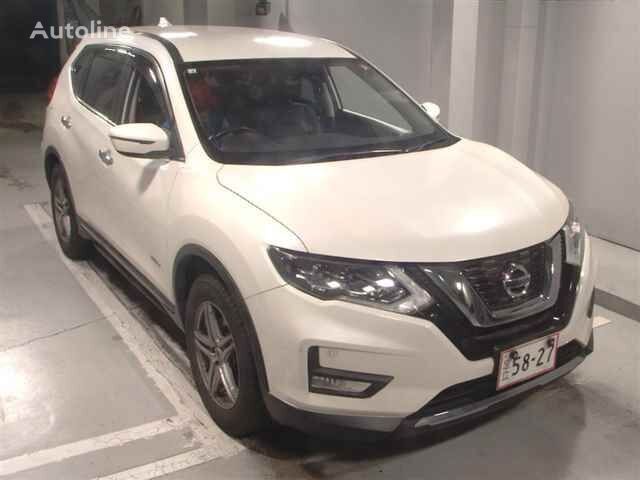 crossover Nissan X-TRAIL