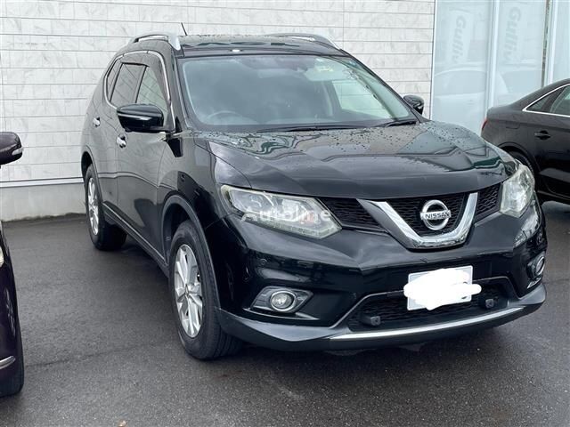 Nissan X-TRAIL crossover