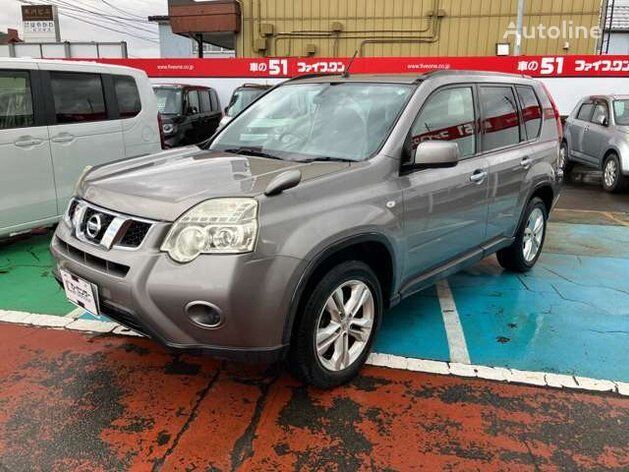 Nissan X-TRAIL crossover