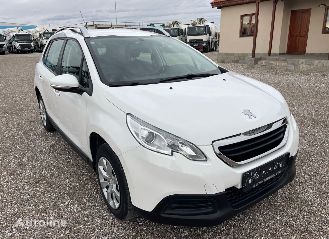 크로스오버 Peugeot 2008 1.2 VTi