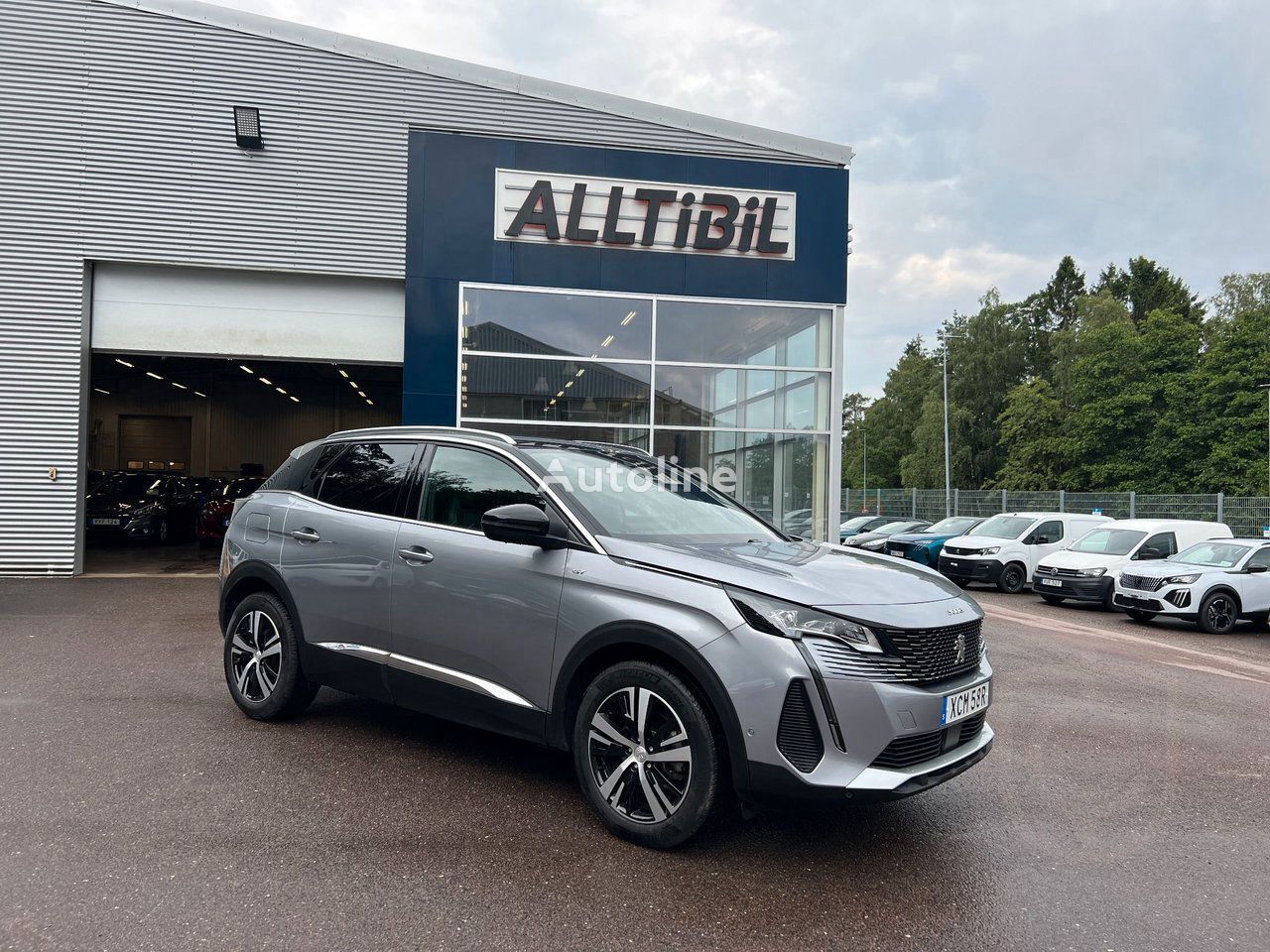 кроссовер Peugeot 3008