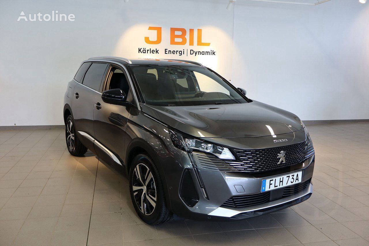 новий кросовер Peugeot 5008