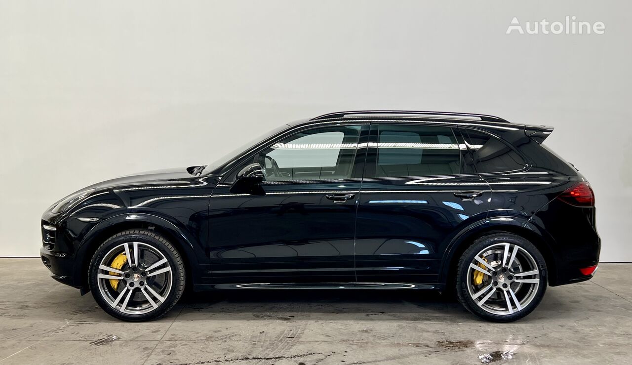 Porsche Cayenne Turbo crossover