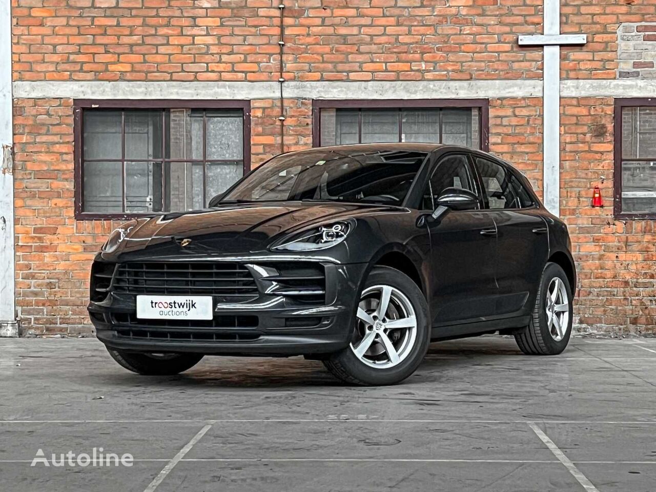 кроссовер Porsche Macan