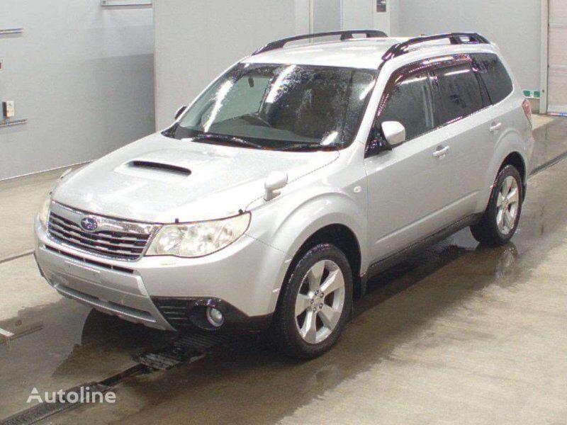 кроссовер Subaru FORESTER