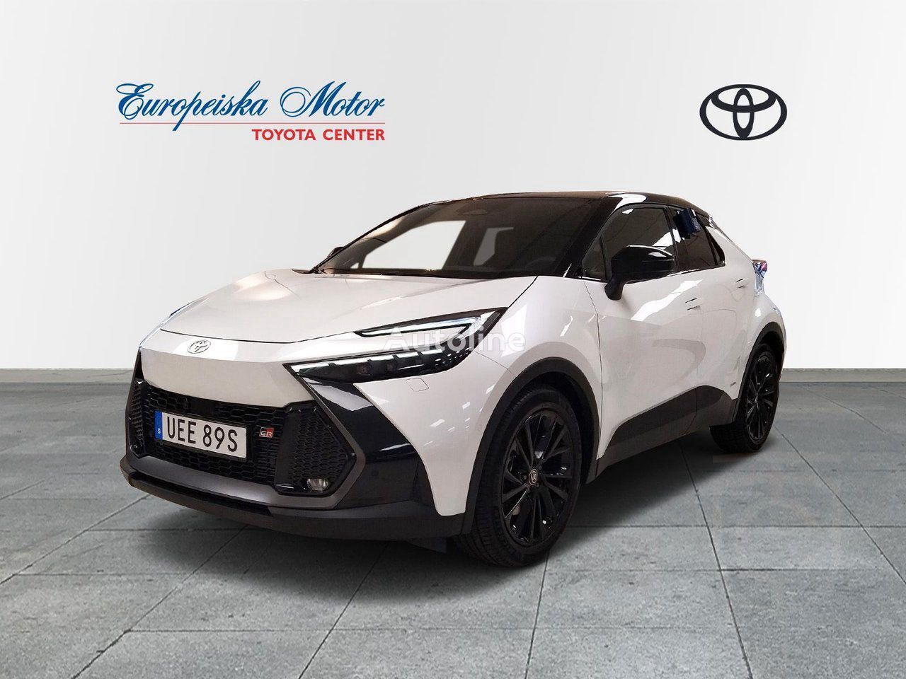 кроссовер Toyota C-HR