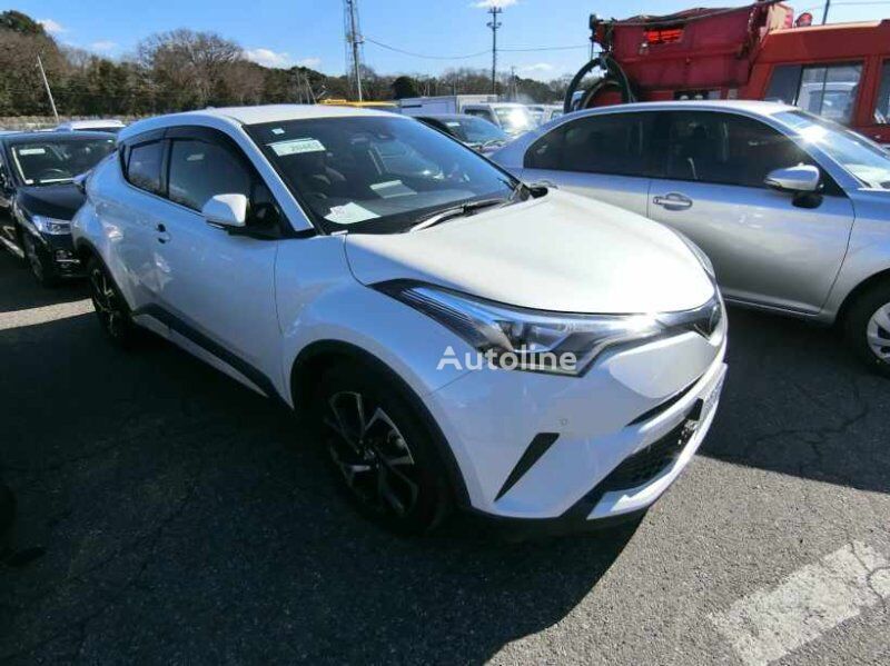 кроссовер Toyota C-HR