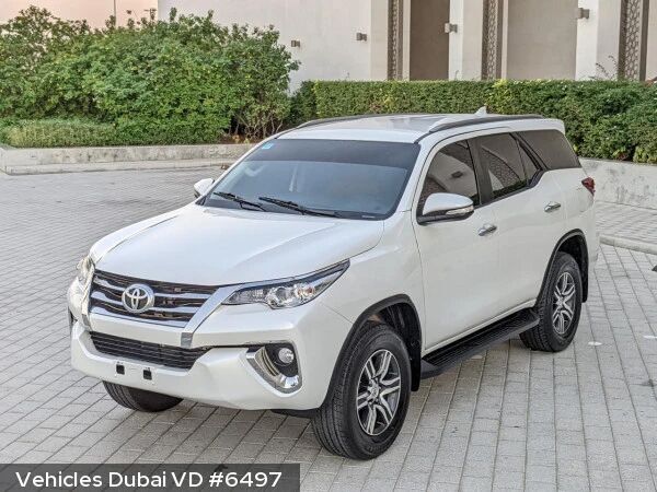 crossover Toyota FORTUNER