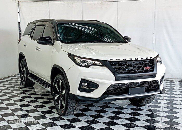 кросоувер Toyota FORTUNER