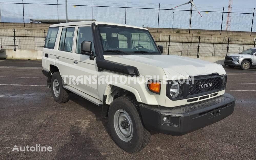 Toyota Land Cruiser 76 krosover