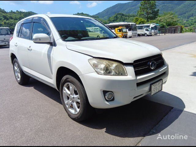 кроссовер Toyota RAV4