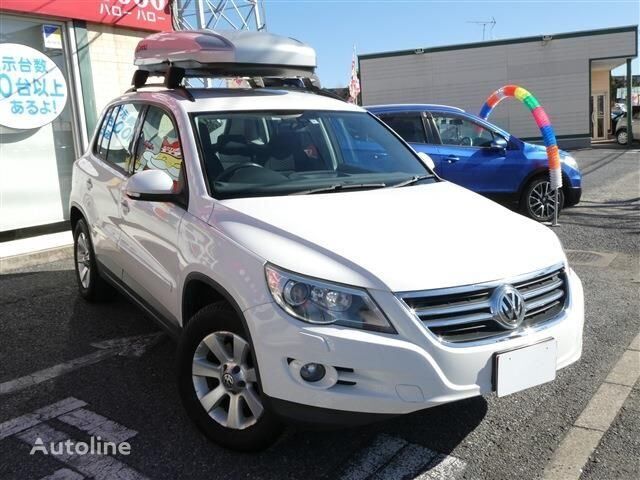 кроссовер Volkswagen TIGUAN