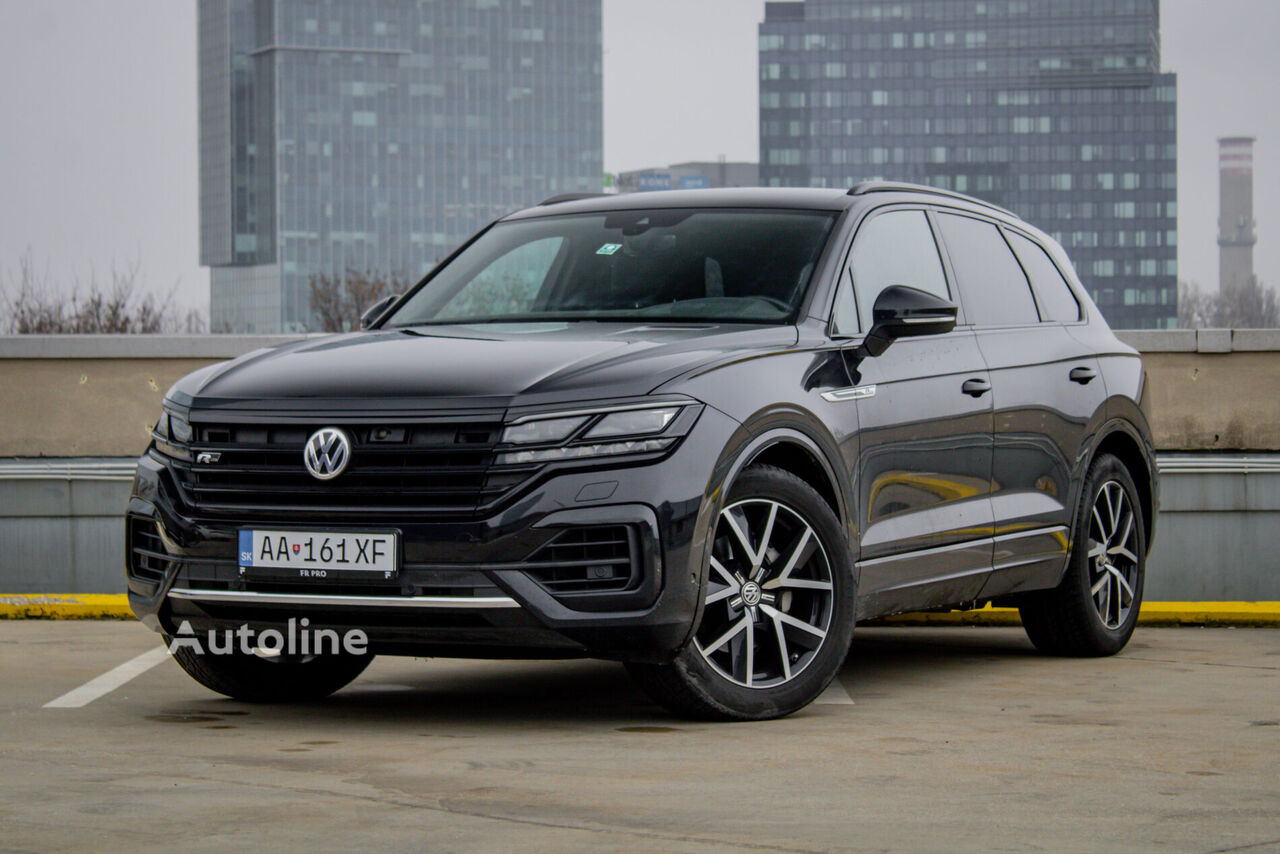 кросовер Volkswagen Touareg 3.0 V6 TDI 286k R-Line Black 4Motion Tiptronic