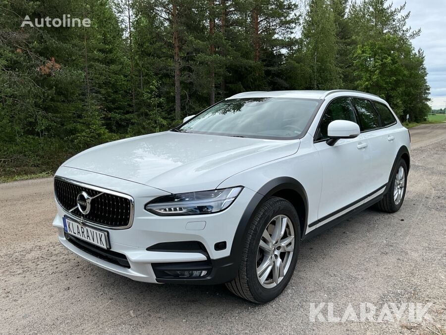 кроссовер Volvo V90 Cross Country