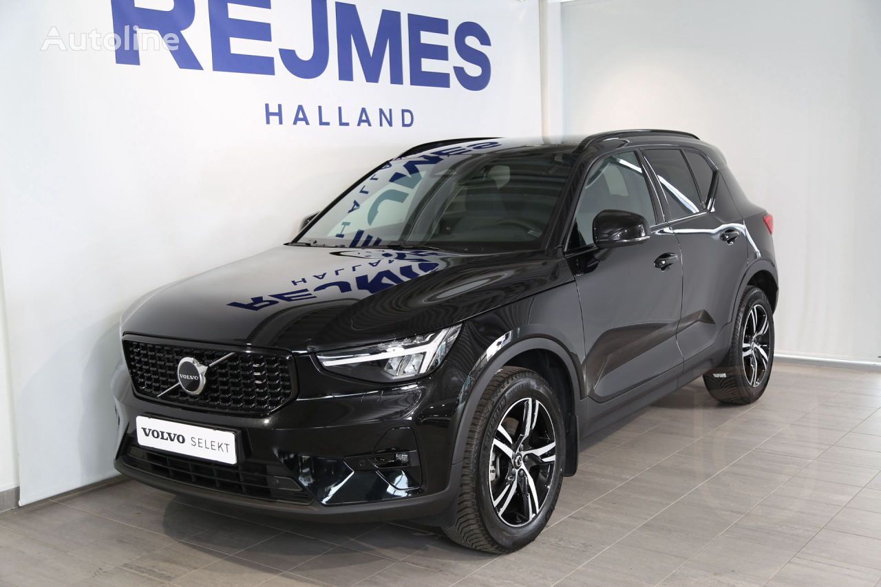 кросовер Volvo XC40