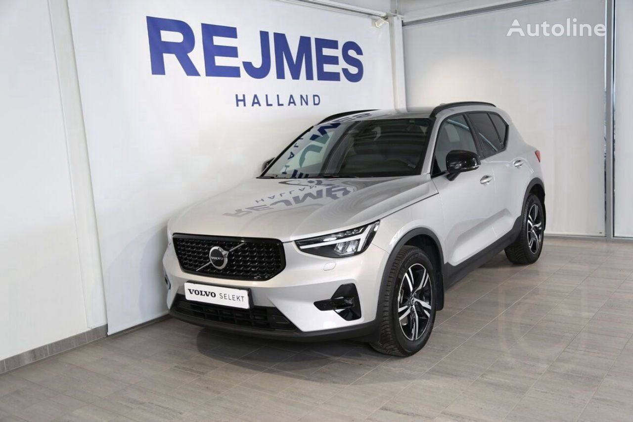 кроссовер Volvo XC40