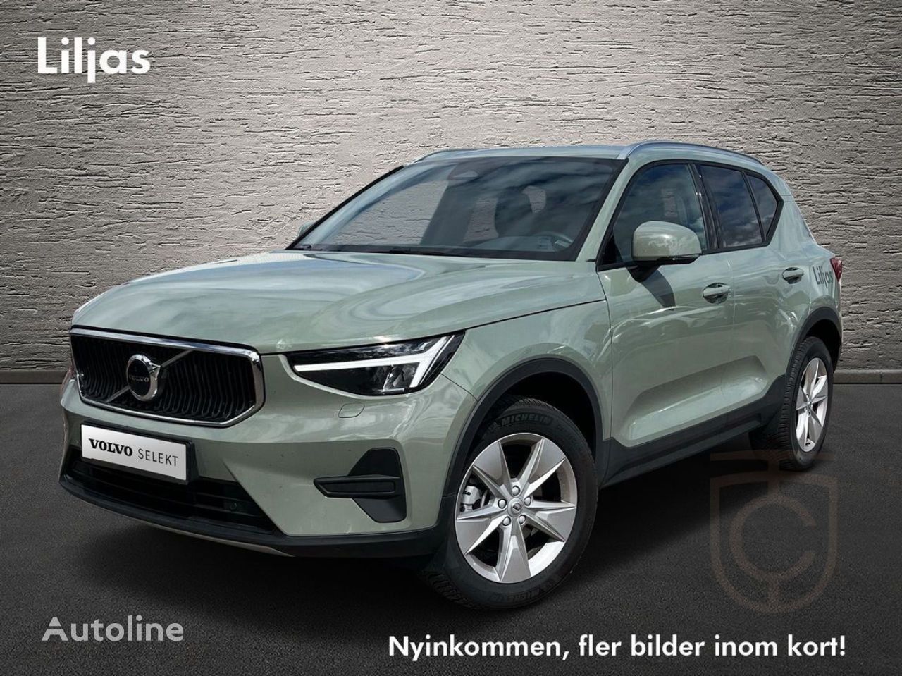 кросоувер Volvo XC40