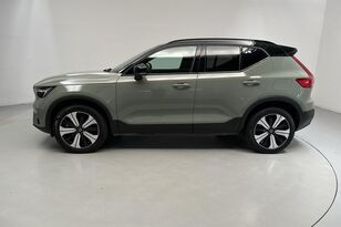 кросовер Volvo XC40