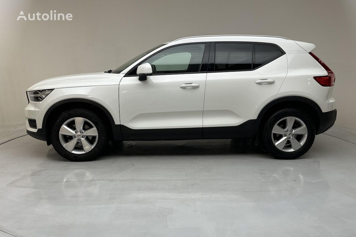 кроссовер Volvo XC40