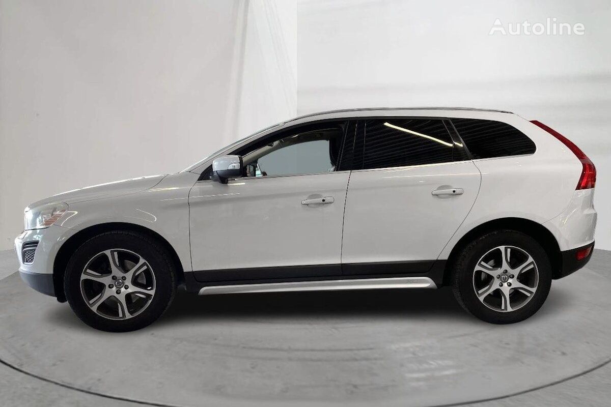 кроссовер Volvo XC60