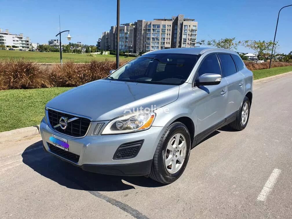 سيارة كروس أوفر Volvo XC60