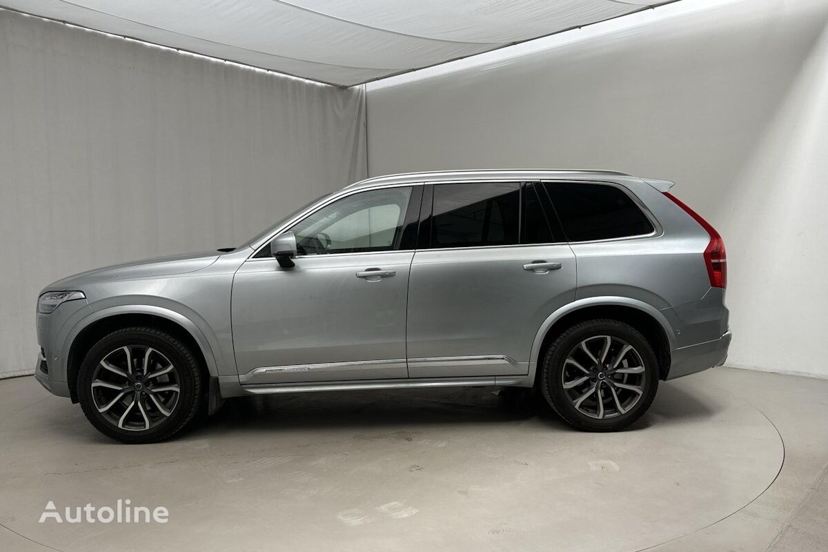 кроссовер Volvo XC90