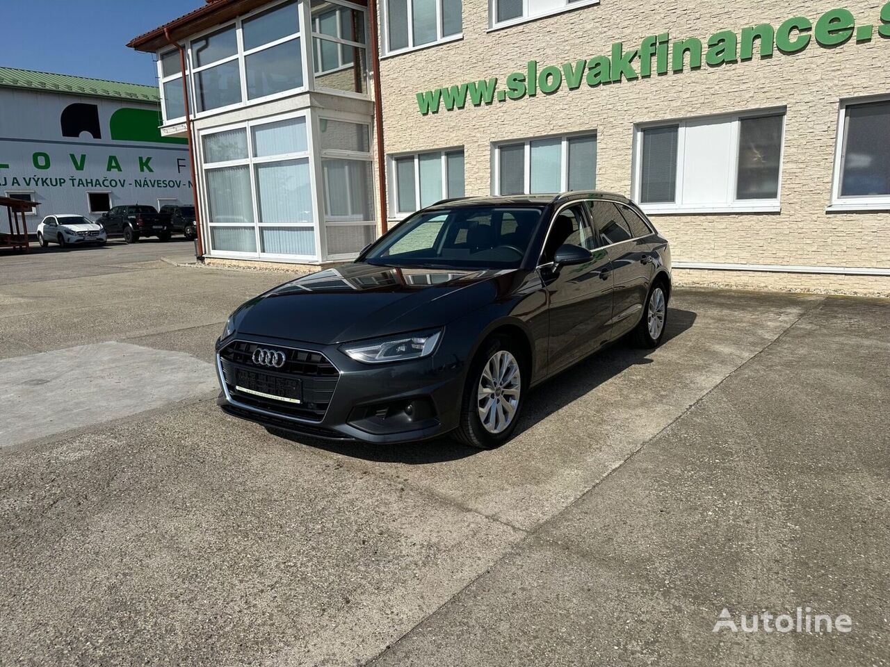 سيارة عائلية Audi A4 Avant 30