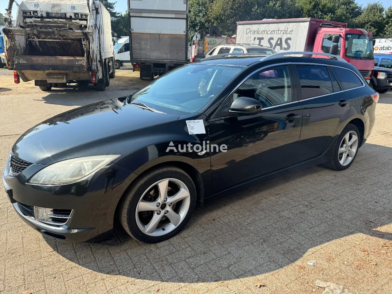 سيارة عائلية Mazda 6 **EURO 4-AIRCO** بعد وقوع الحادث