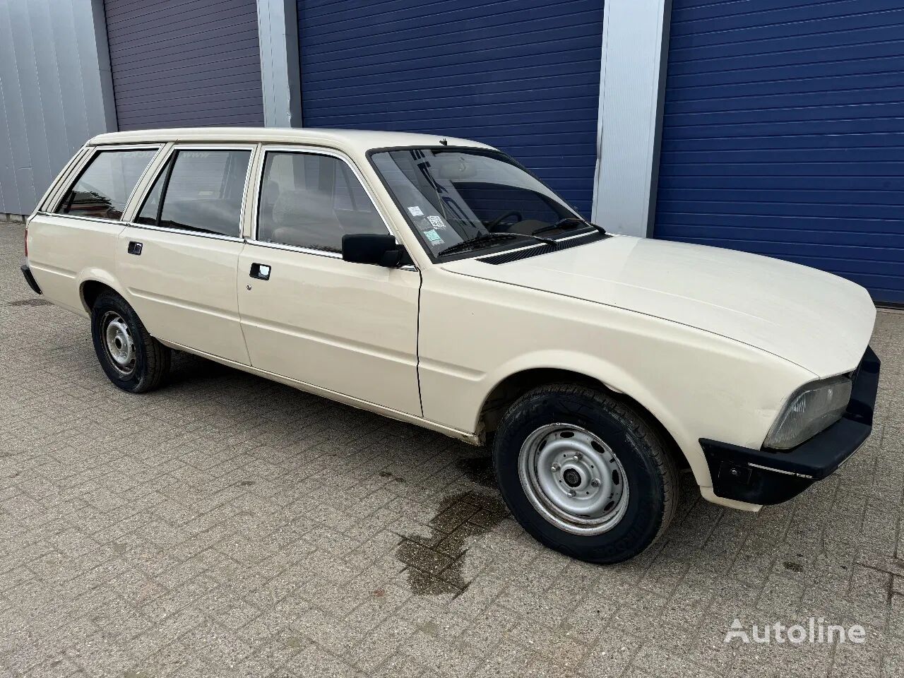 Peugeot 505 BENZINE-PETROL-7PLACE estate car