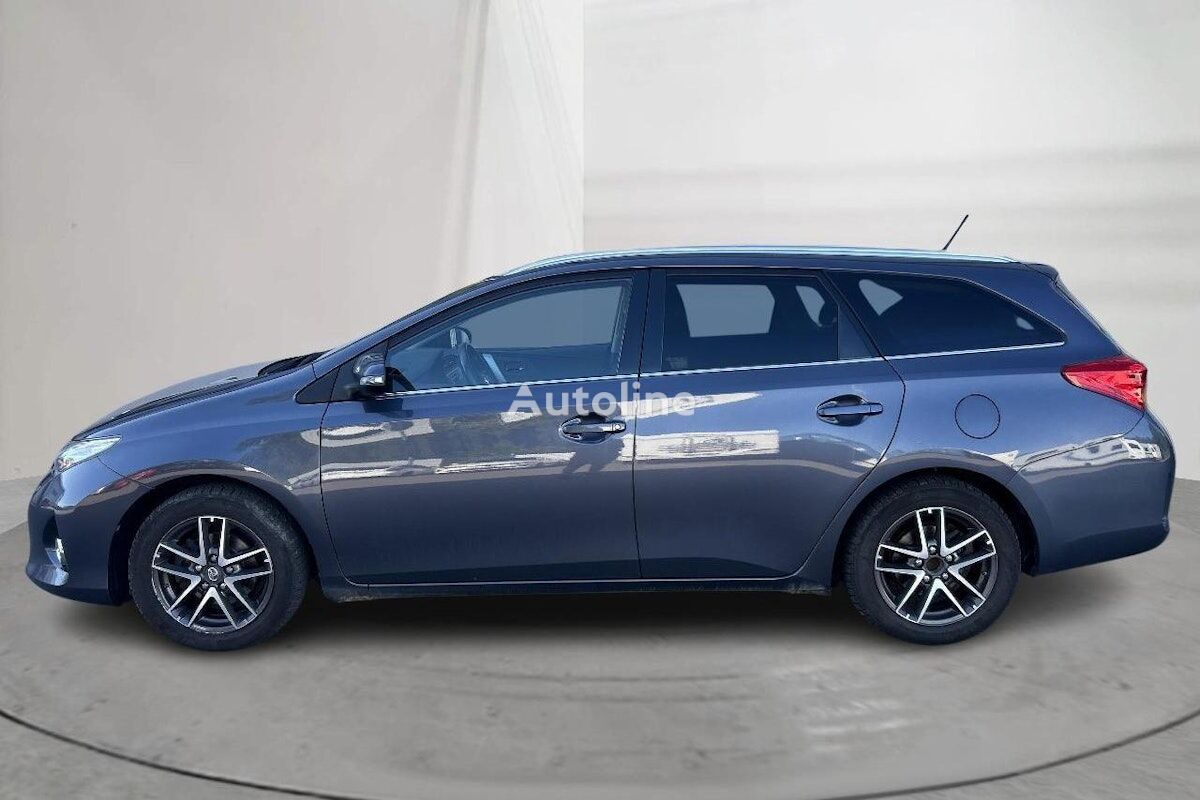 station wagon Toyota Auris