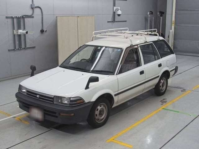 سيارة عائلية Toyota COROLLA VAN