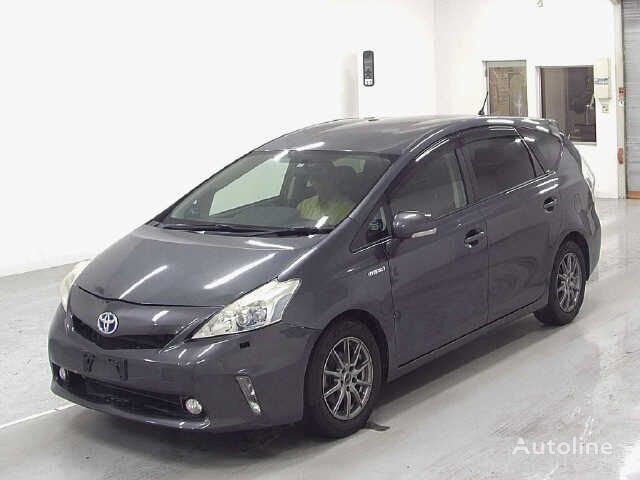 سيارة عائلية Toyota PRIUS ALPHA