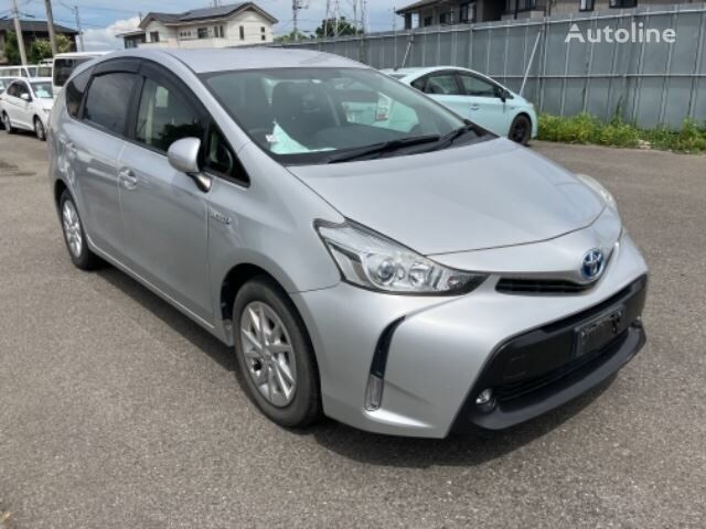 Toyota PRIUS ALPHA estate car