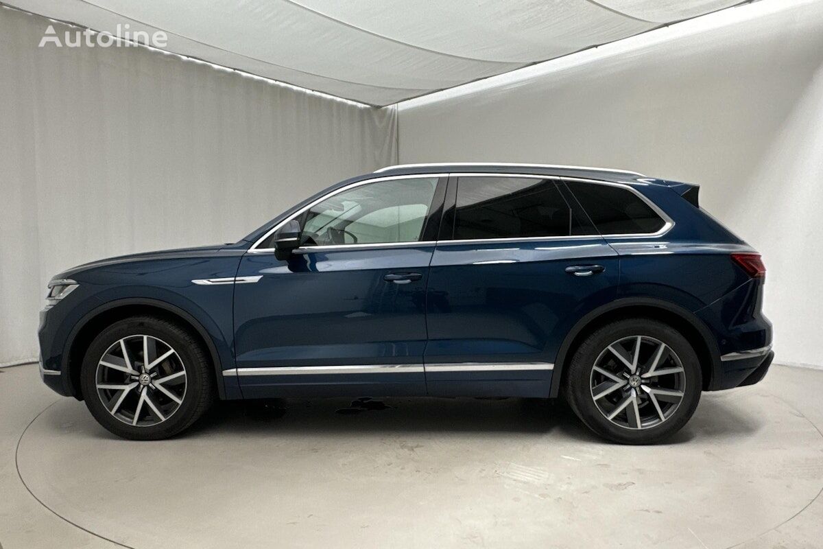 Volkswagen Touareg estate car