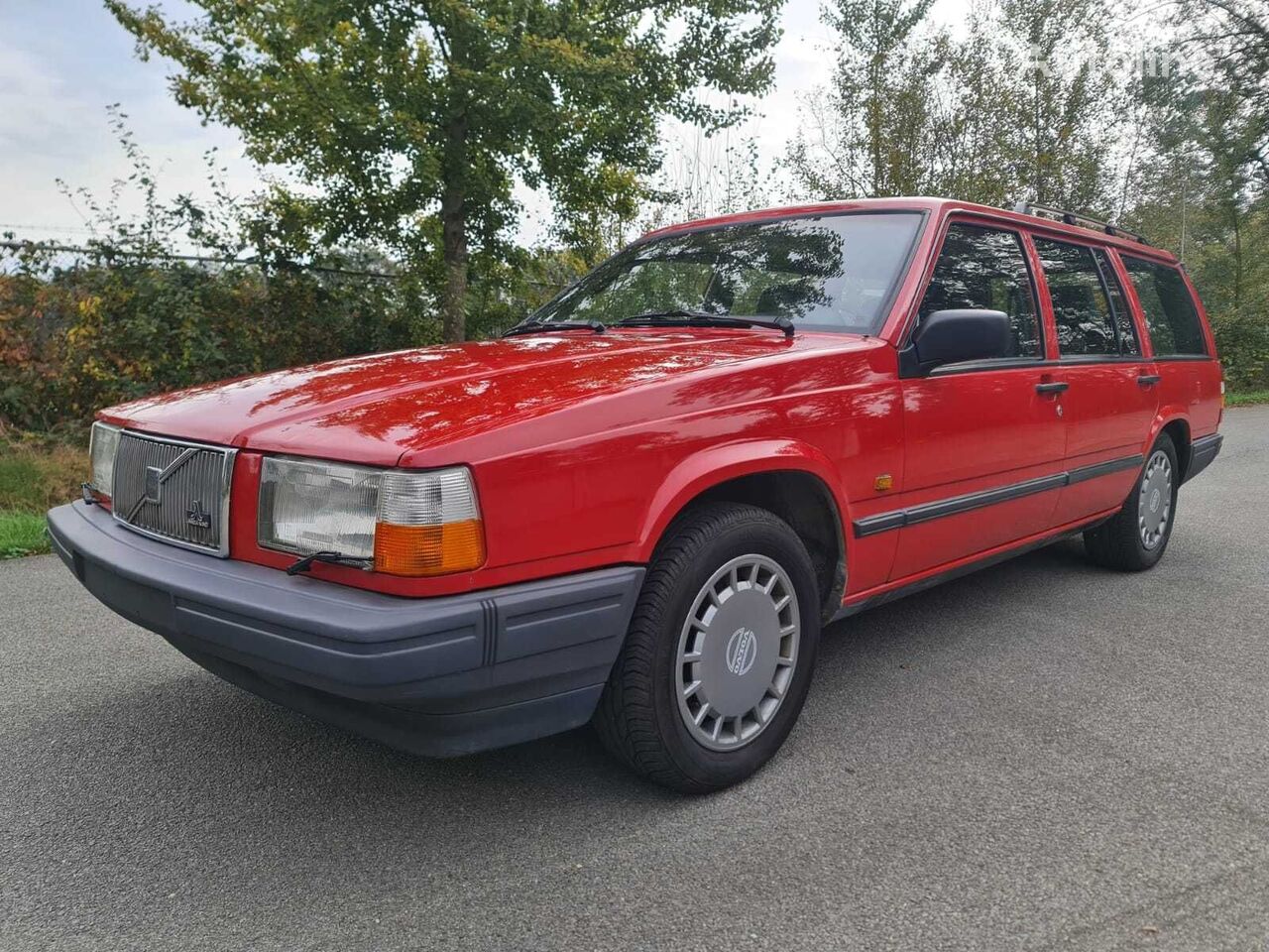 station wagon Volvo 740