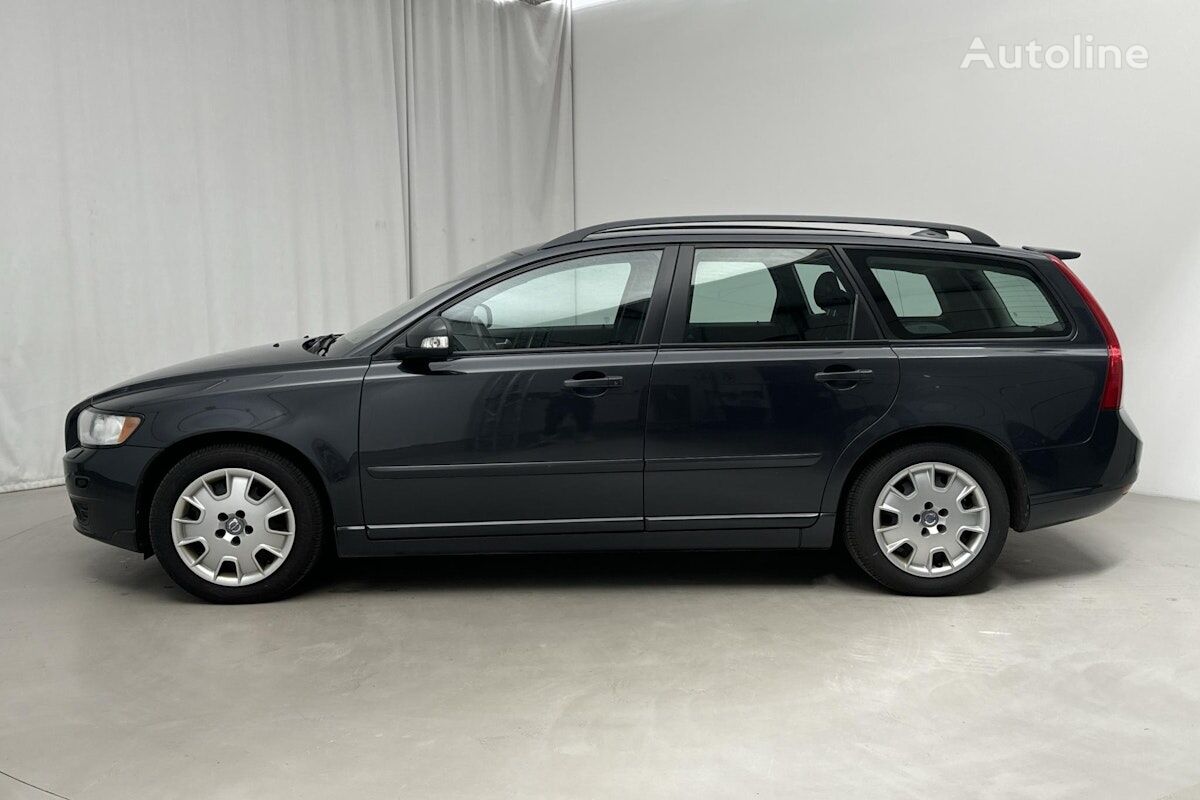 Volvo V50 estate car